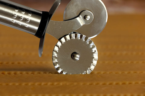 Dvojité cukrářské řezací kolečko – 18 cm CUT-2_3.jpg