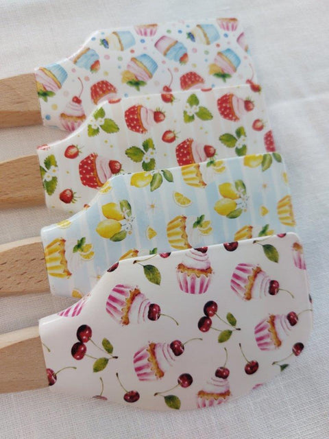 Pečicí stěrka s dřevěnou rukojetí – design třešňového muffinu – 31.5 x 6 cm SK-44 C_3.jpg